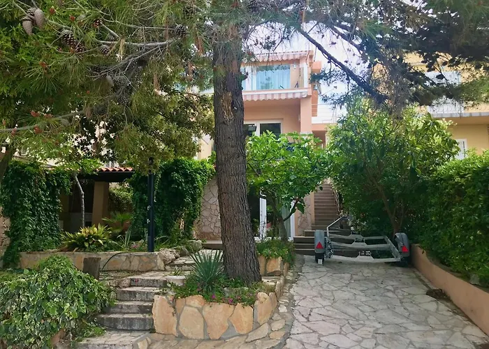 Apartment Paradise *